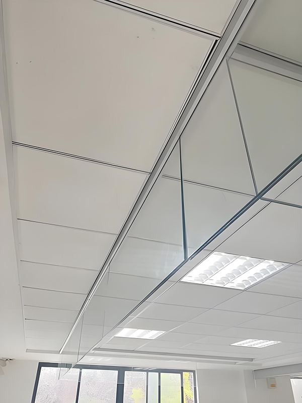 巴里坤玻璃巴里坤挡烟垂壁