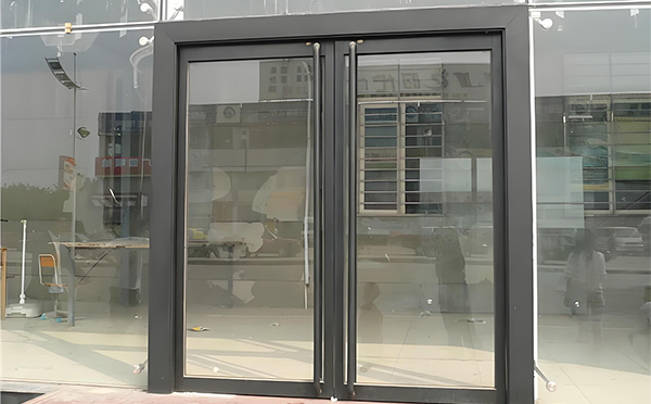 巴里坤玻璃地弹门