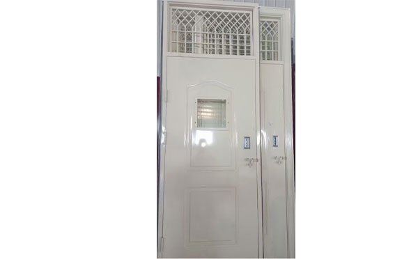 巴里坤学校教室门