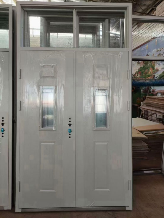 巴里坤学校教室门