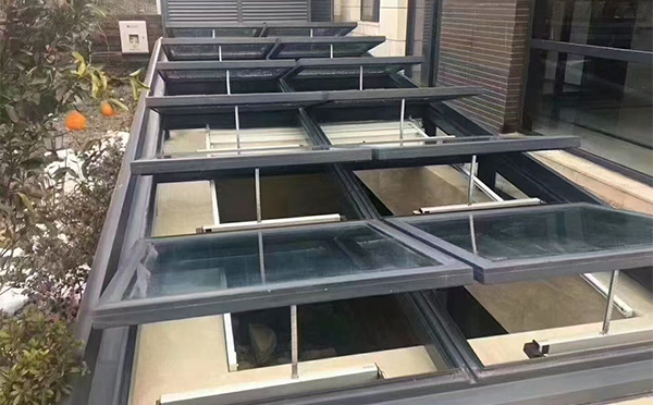 某轨道交通车辆维修车间巴里坤排烟窗应用