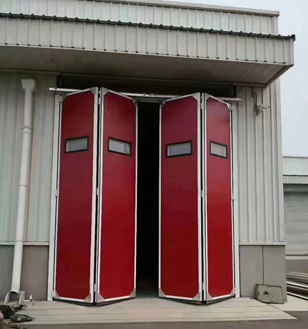 巴里坤工业折叠门在大型装配车间出入口的应用实例