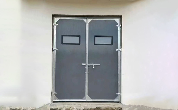 巴里坤工业门在高温作业区域的运行表现 巴里坤工业门在高温作业区域的运行表现