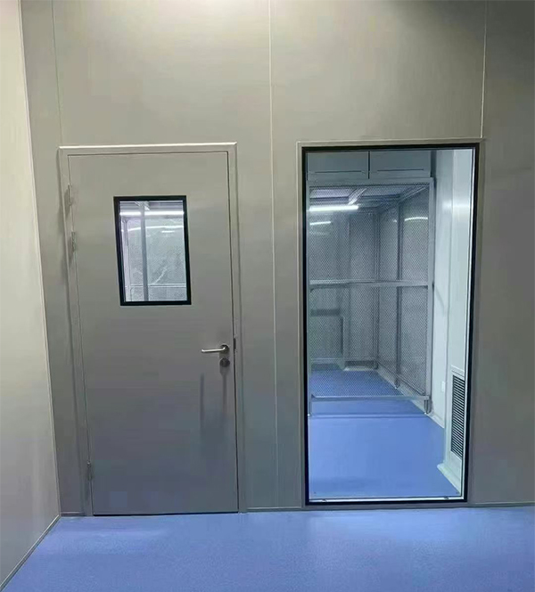 学校教学楼完成巴里坤防火门标准化安装